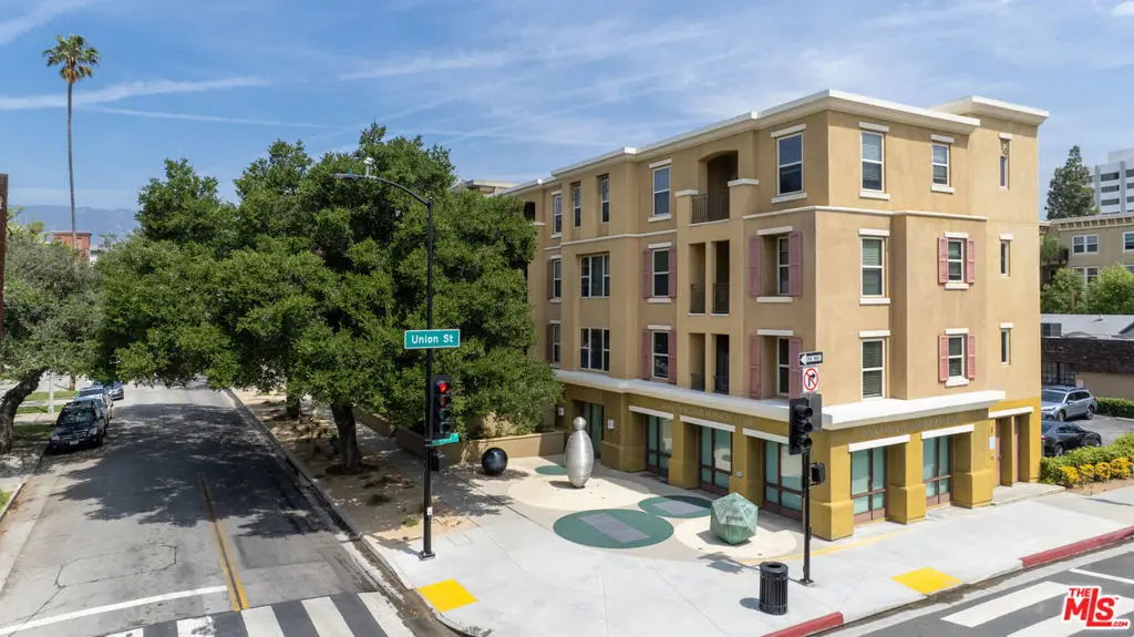 128 N Oak Knoll Avenue #202, Pasadena, CA 91101 - #1