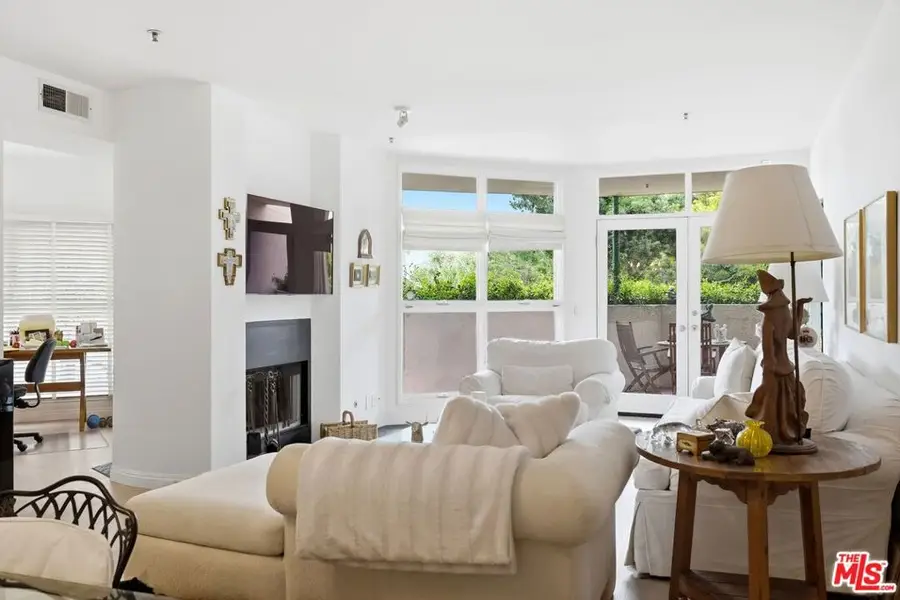 2115 3rd Street #102, Santa Monica, CA 90405 - #2