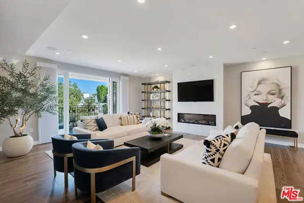 441 S Barrington Avenue #301, Los Angeles, CA 90049
