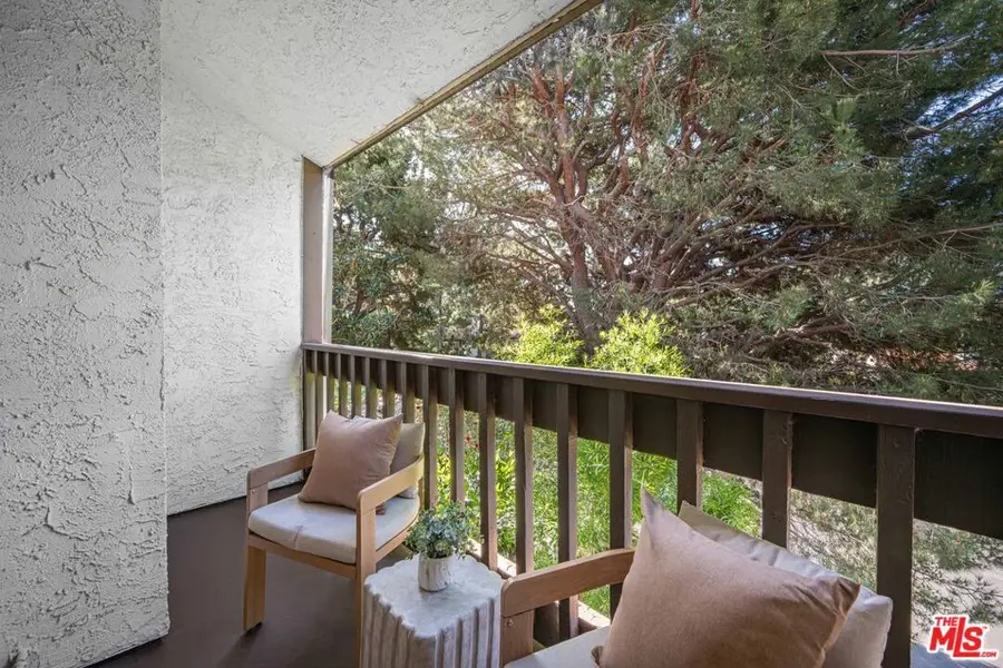 17243 Palisades Circle, Pacific Palisades, CA 90272 - #3