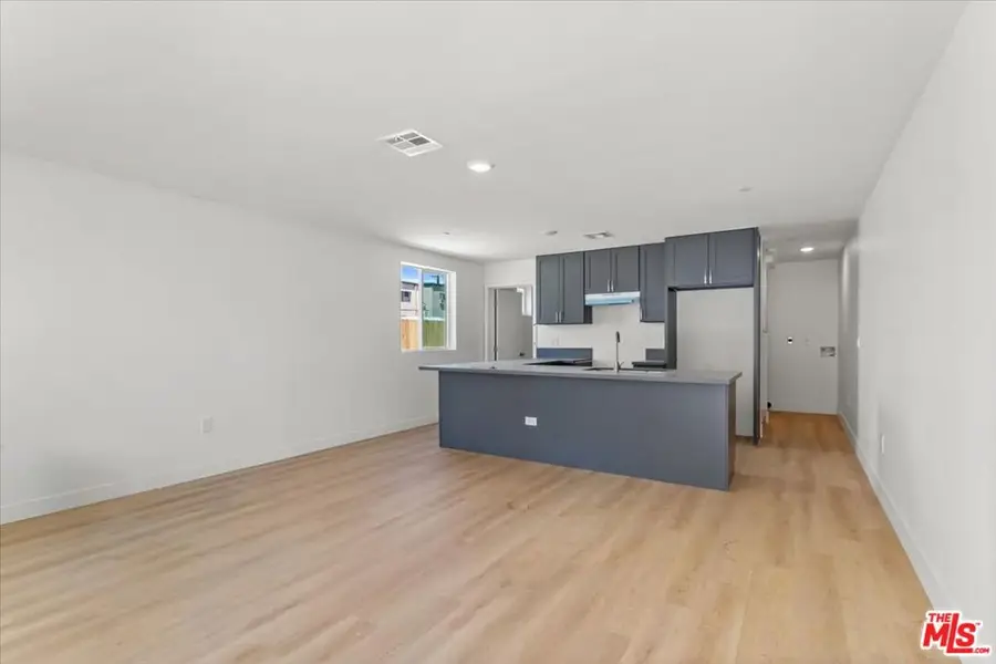 707 W 80th Street, Los Angeles, CA 90044 - #2