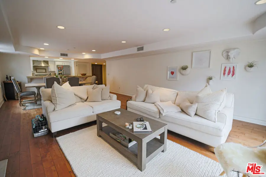 10390 La Grange Avenue #PH3, Los Angeles, CA 90025 - #2