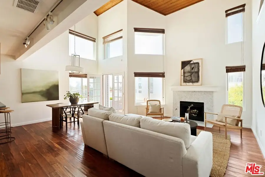 11938 Courtleigh Drive #8, Los Angeles, CA 90066 - #3