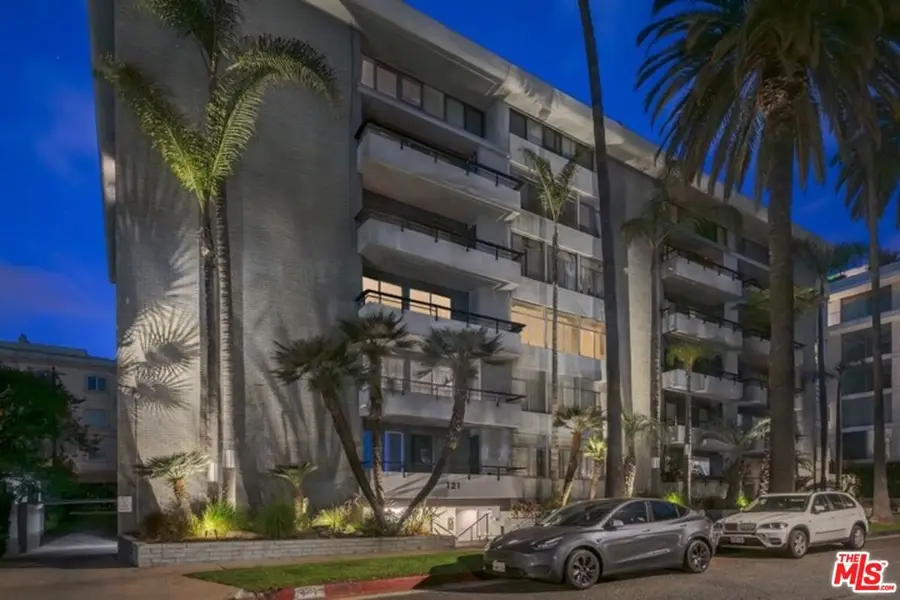 121 S Palm Drive #403, Beverly Hills, CA 90212 - #2