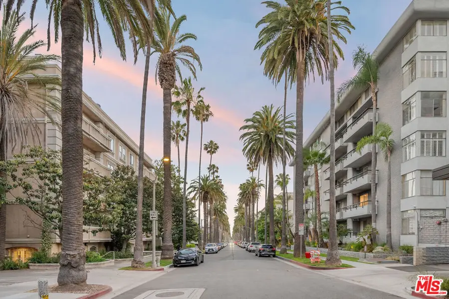 121 S Palm Drive #403, Beverly Hills, CA 90212 - #3