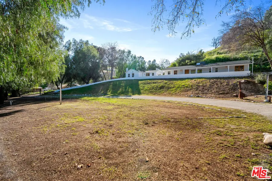 10311 Wheatland Avenue, Shadow Hills, CA 91040 - #2