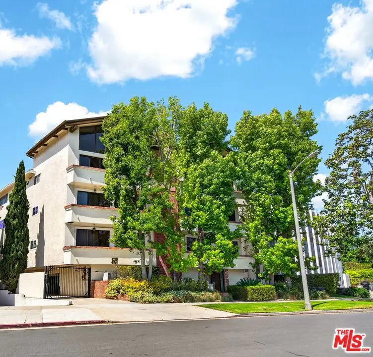 831 S Gretna Green Way #103, Los Angeles, CA 90049 - #2