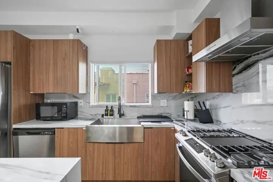 1842 S Sycamore Avenue, Los Angeles, CA 90019 - #3