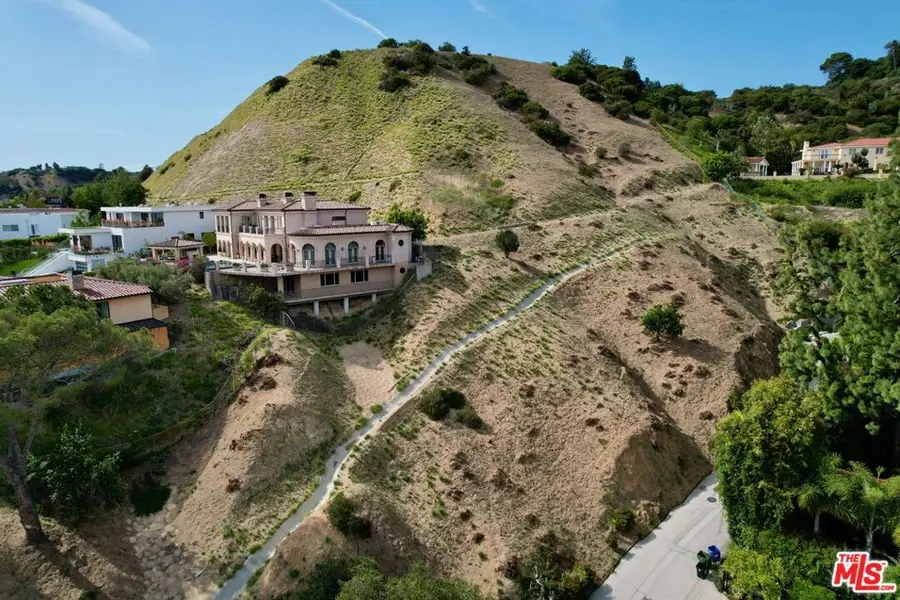 2521 Nottingham, Los Angeles, CA 90027 - #3