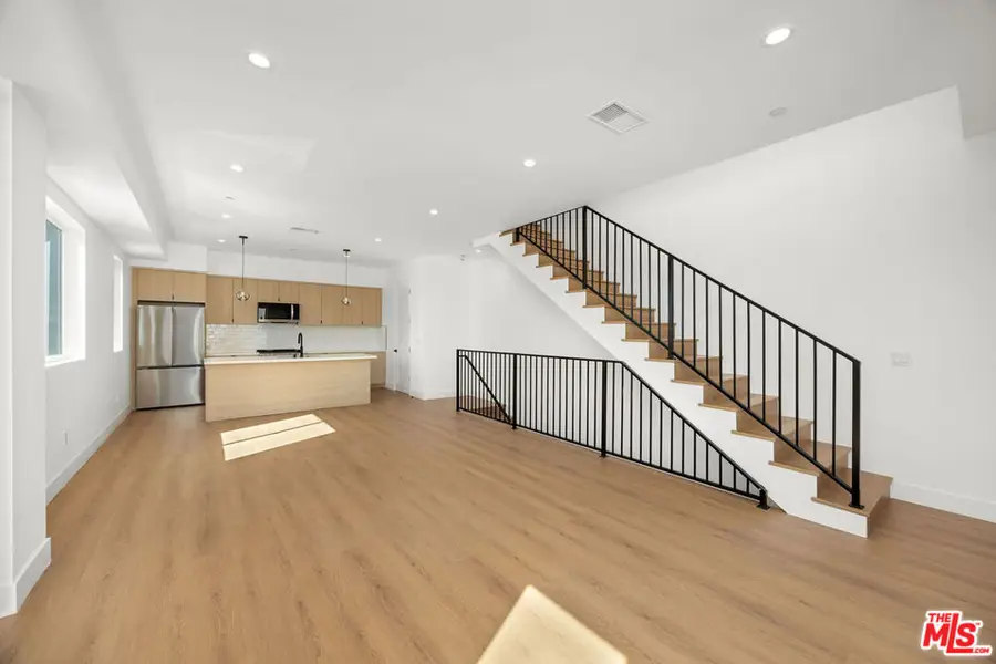 6239 Banner Avenue #1-2, Los Angeles, CA 90038 - #3