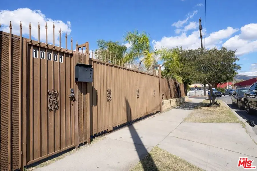 7703 N Hollywood Way, Burbank, CA 91505 - #2