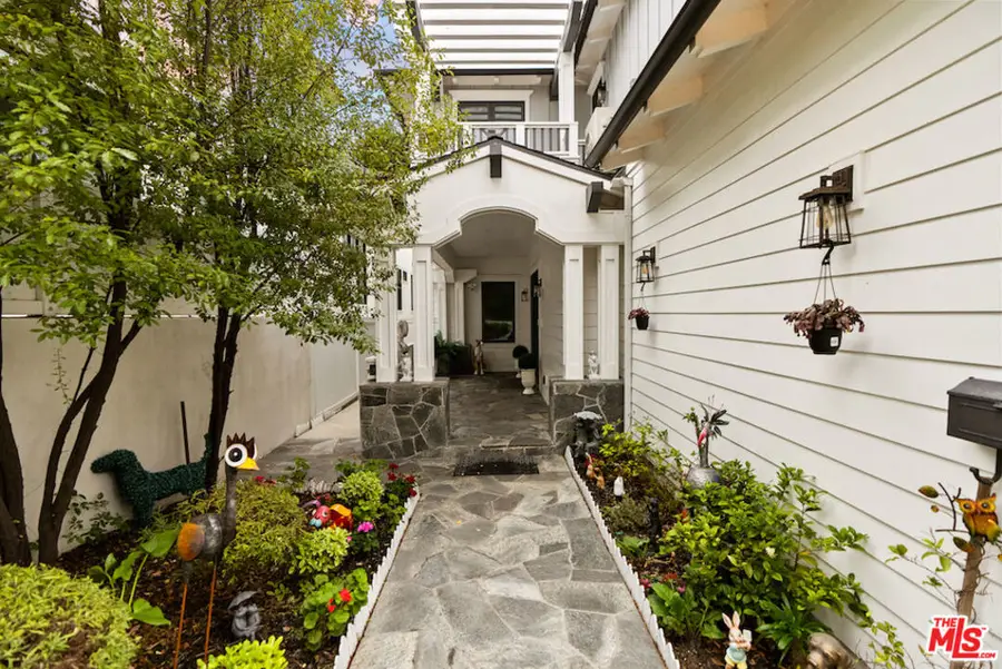 592 30th Street, Manhattan Beach, CA 90266 - #3