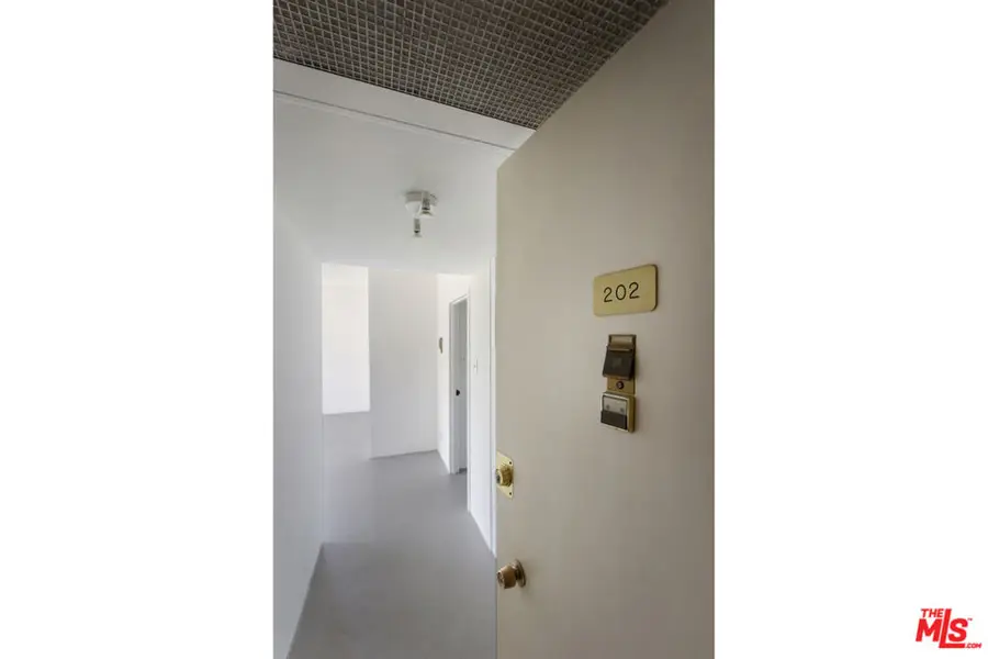 4411 Los Feliz Boulevard #202, Los Angeles, CA 90027 - #3