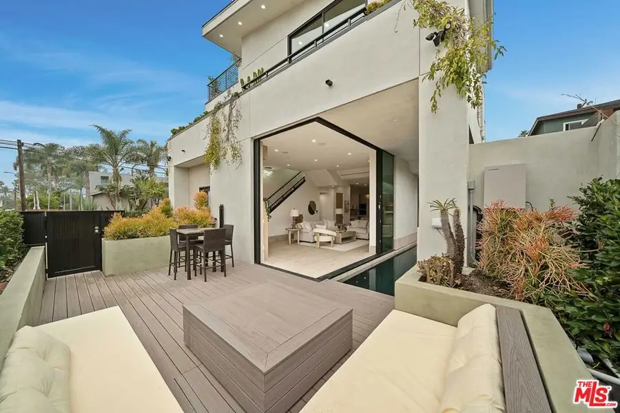 701 Vernon Avenue, Venice, CA 90291 - #2