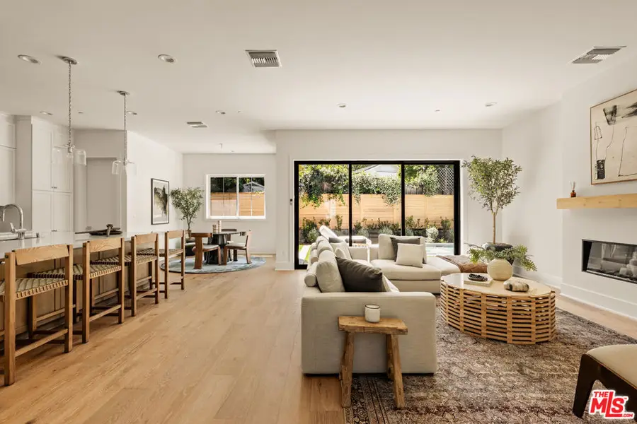 4019 Dixie Canyon Avenue, Sherman Oaks, CA 91423 - #3