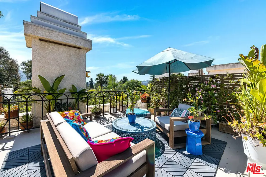 4444 Moorpark Way #202, Toluca Lake, CA 91602 - #2