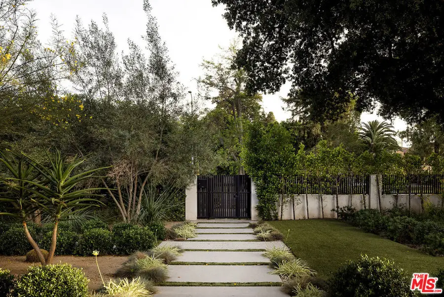 13907 Chandler Boulevard, Sherman Oaks, CA 91401 - #2