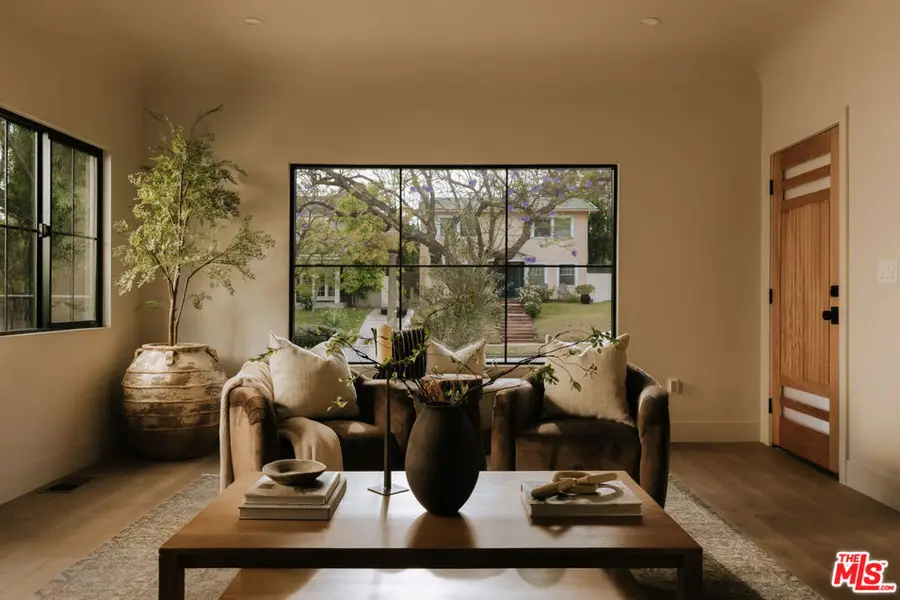 580 N Beachwood Drive, Los Angeles, CA 90004 - #2