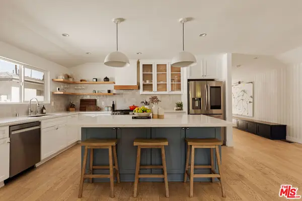 6448 Peach Avenue, Van Nuys, CA 91406