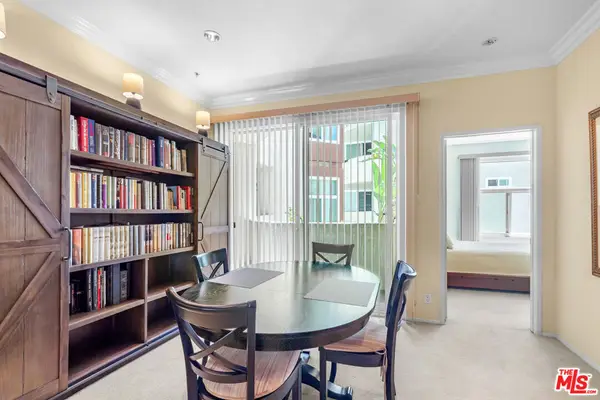 620 S Gramercy Place #222, Los Angeles, CA 90005