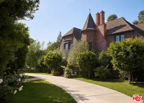 2501 N Vermont Avenue, Los Angeles, CA 90027
