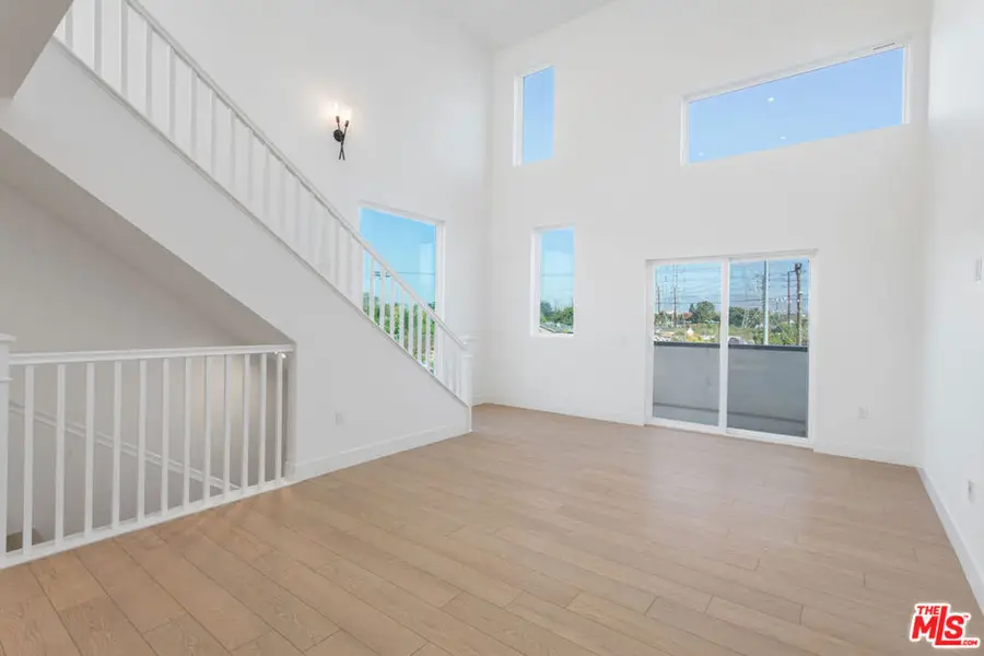 11216 W Victory Boulevard #5, North Hollywood, CA 91606 - #2