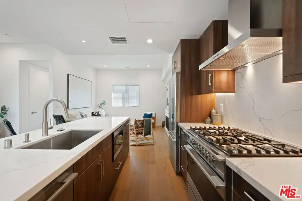 3810 S Verona Court, Los Angeles, CA 90066 - #1