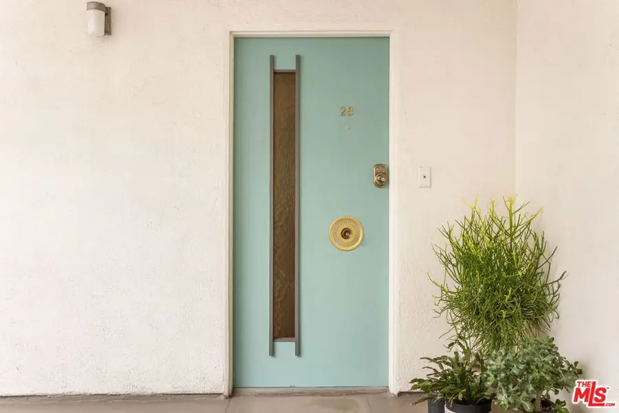 4343 Finley Avenue #28, Los Angeles, CA 90027 - #2