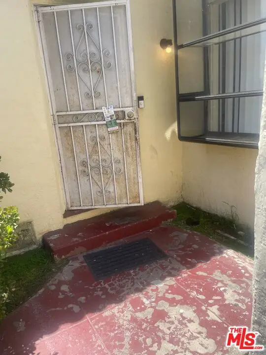 6467 Cimarron Street, Los Angeles, CA 90047 - #2