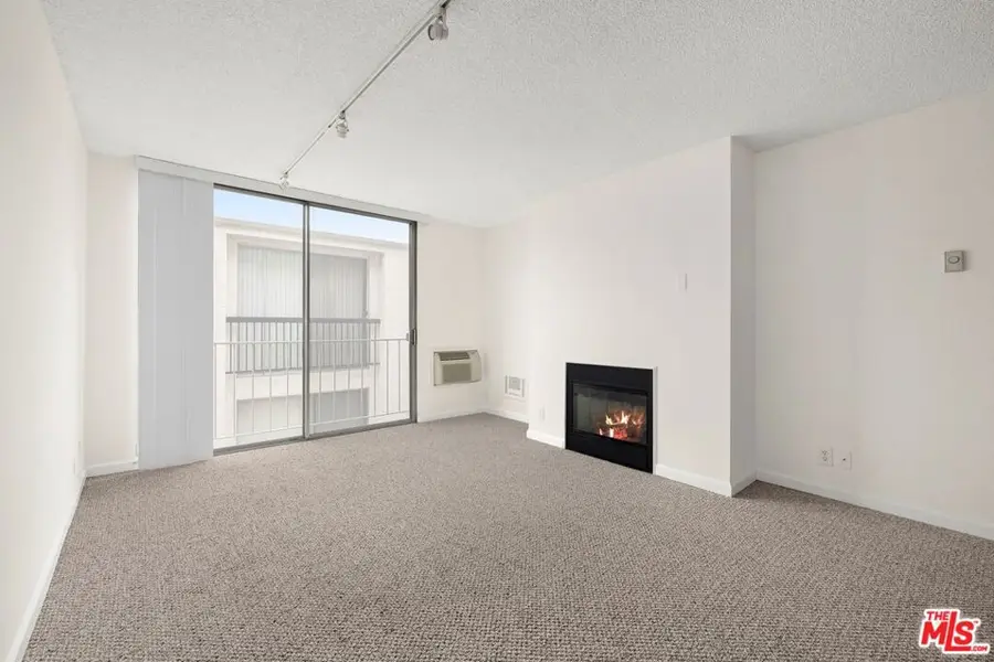 11645 Montana Avenue #206, Los Angeles, CA 90049 - #2