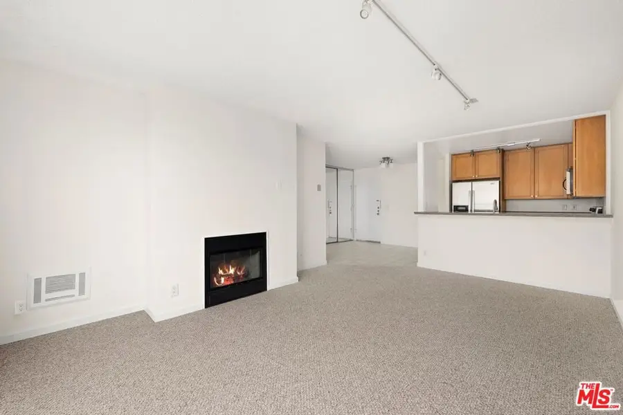11645 Montana Avenue #206, Los Angeles, CA 90049 - #3