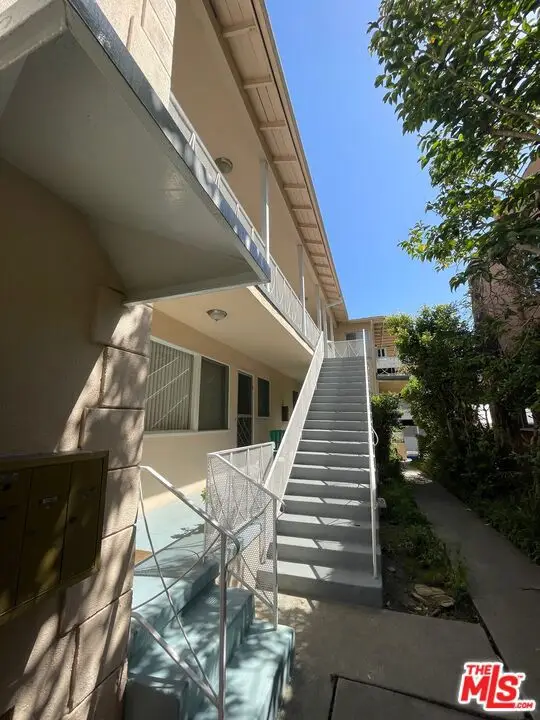 1252 Smithwood Drive, Los Angeles, CA 90035 - #3