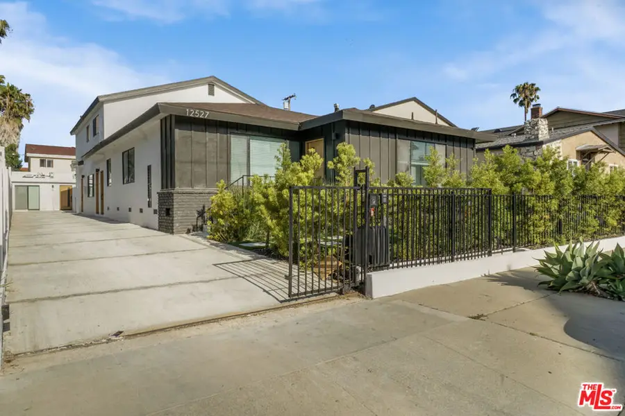 12527 Cranbrook Avenue, Hawthorne, CA 90250 - #3