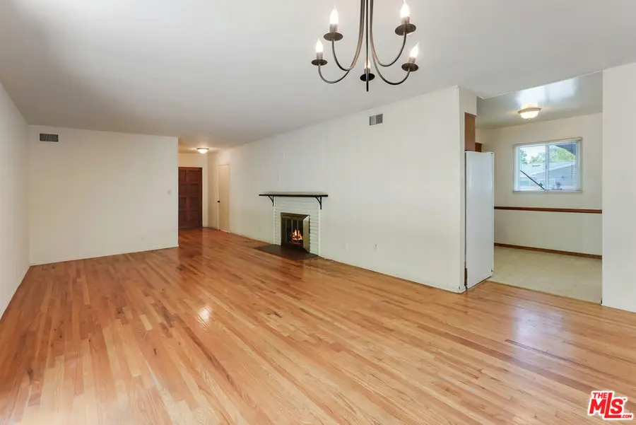 5801 Willis Avenue, Sherman Oaks, CA 91411 - #3