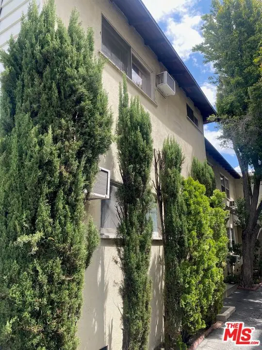 6254 Whitsett Avenue, North Hollywood, CA 91606