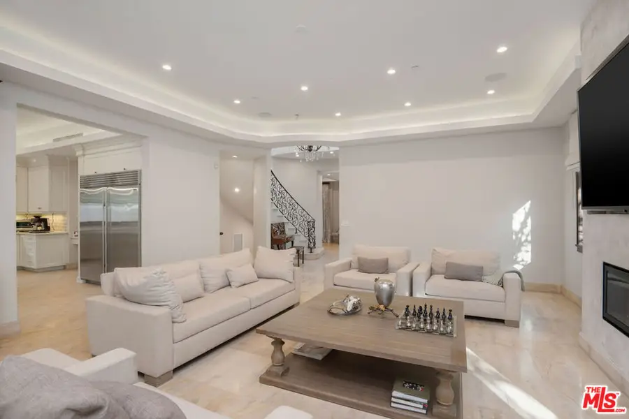 331 S Canon Dr, Beverly Hills, CA 90212 - #3