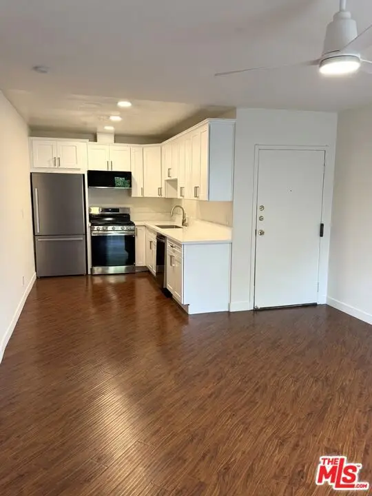 4506 Saugus Avenue #10, Sherman Oaks, CA 91403 - #2