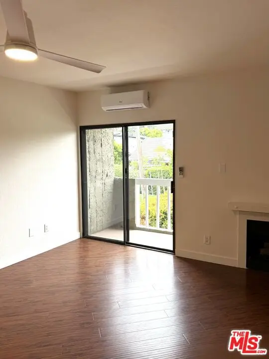 4506 Saugus Avenue #10, Sherman Oaks, CA 91403 - #3