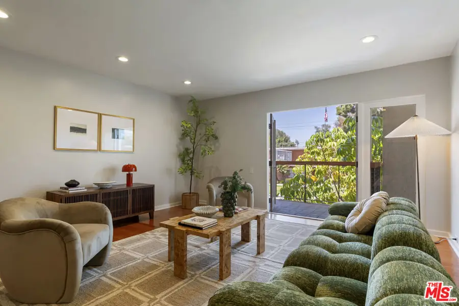 330 S Barrington Avenue #201, Los Angeles, CA 90049 - #2