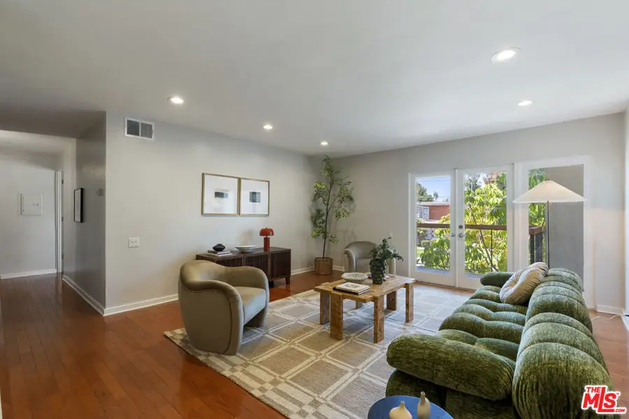 330 S Barrington Avenue #201, Los Angeles, CA 90049 - #3
