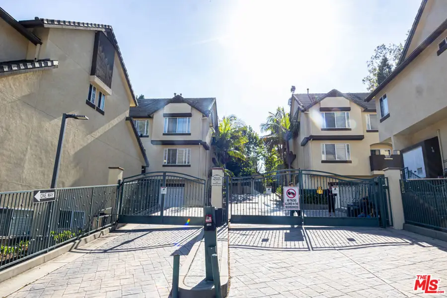 4600 Don Lorenzo Drive #4, Los Angeles, CA 90008 - #3