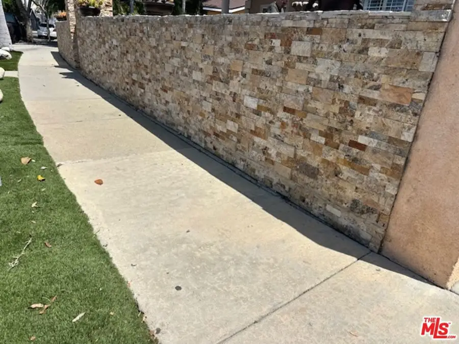 1130 E 66th Street, Inglewood, CA 90302 - #2