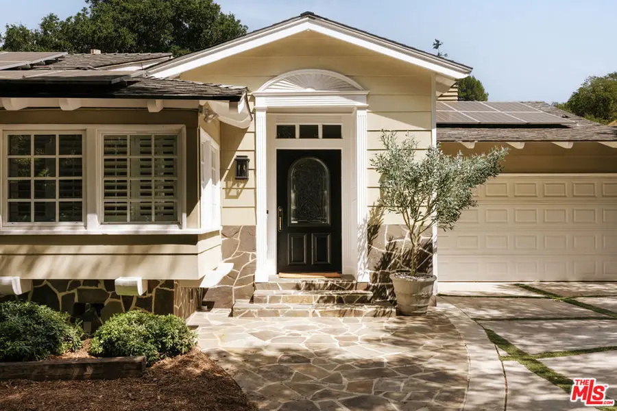 16822 Escalon Drive, Encino, CA 91436 - #2