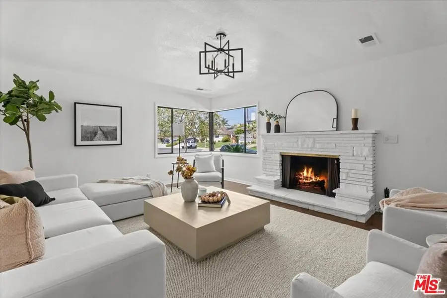 7321 Westlawn Avenue, Los Angeles, CA 90045 - #2