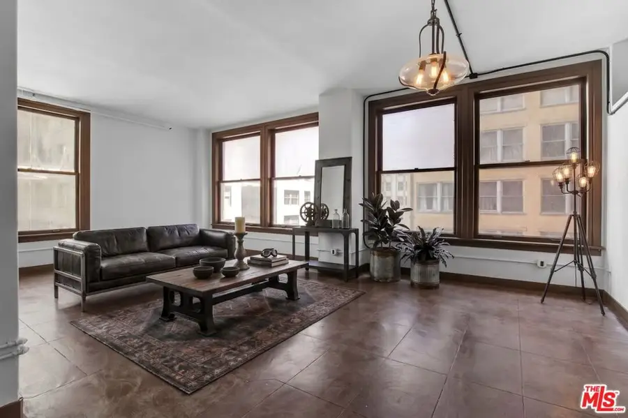 215 W 7th Street #602, Los Angeles, CA 90014 - #2
