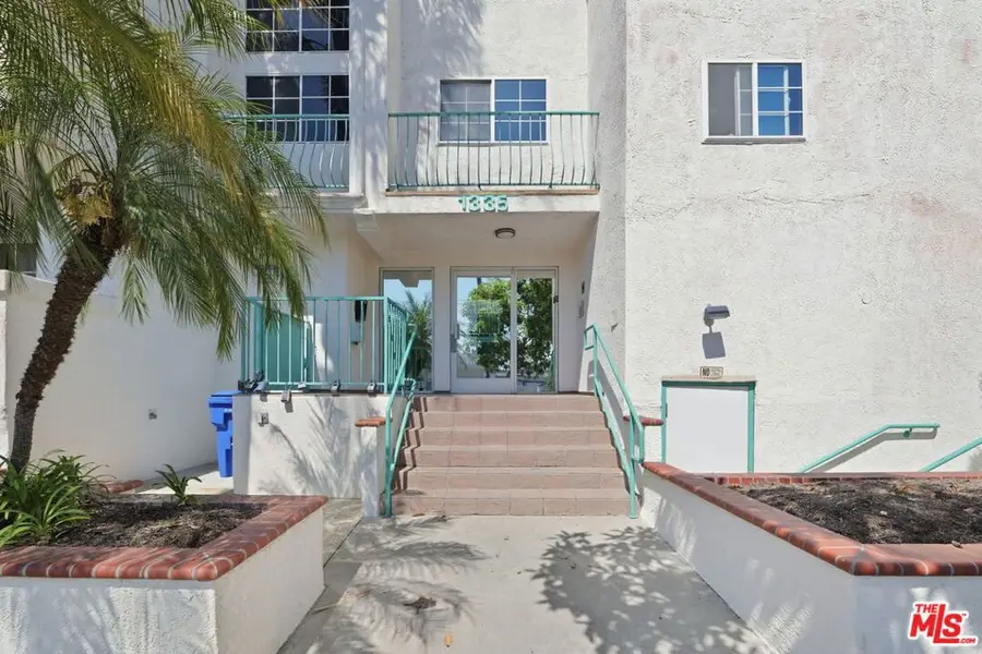 1335 Newport Avenue #104, Long Beach, CA 90804 - #2