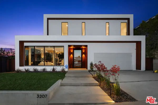 3207 Maplewood Avenue, Los Angeles, CA 90066