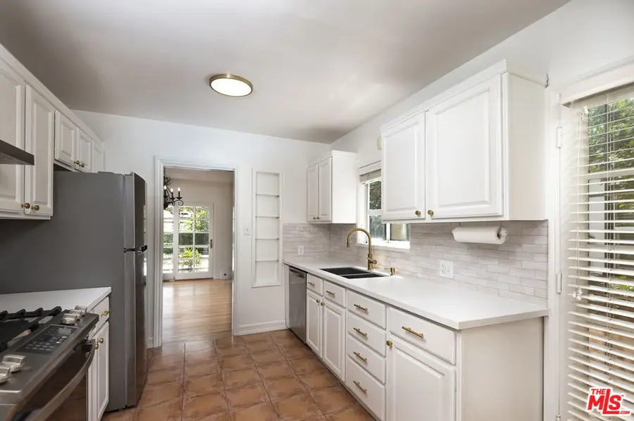 5512 Bevis Avenue, Sherman Oaks, CA 91411 - #3