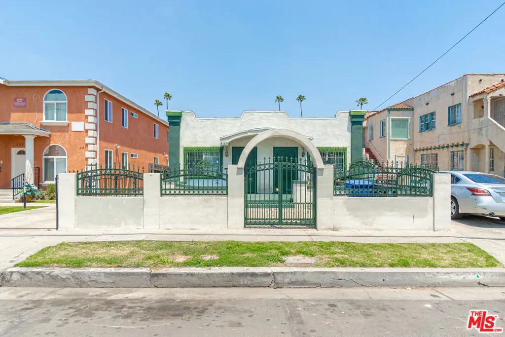 535 W 54th Street, Los Angeles, CA 90037 - #1