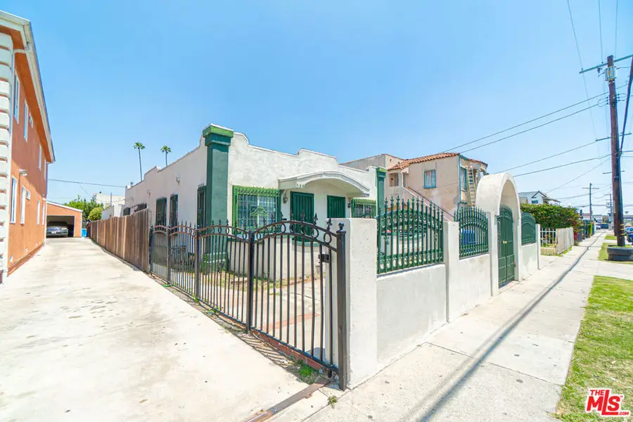 535 W 54th Street, Los Angeles, CA 90037 - #2